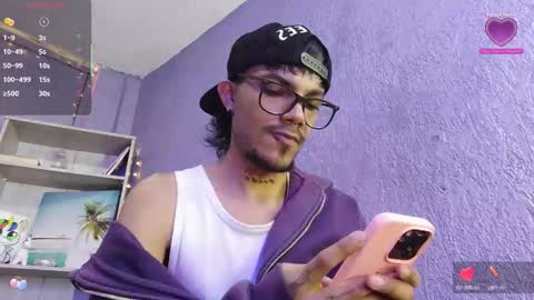 Snapshot of d4ni_king chatting on November 17, 1:11 am d4ni_king online show from November 17, 1:11 am