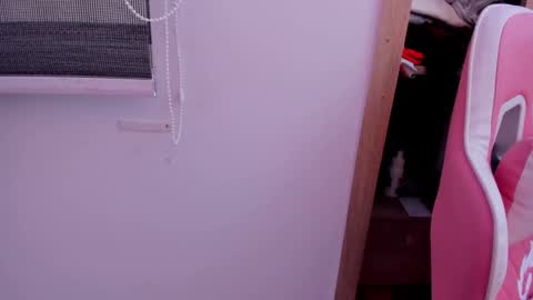 Snapshot of d___darling chatting on December 23, 11:04 am darling online show from December 23, 11:04 am