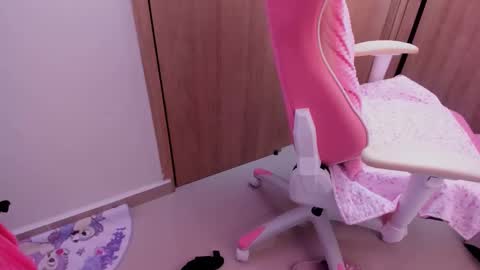 Snapshot of d___darling chatting on December 25, 7:57 am darling online show from December 25, 7:57 am