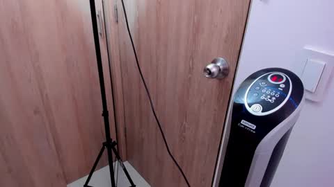 Snapshot of d___darling chatting on March 12, 9:44 am darling online show from March 12, 9:44 am