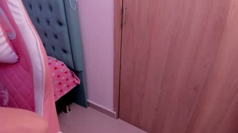 Snapshot of d___darling chatting on November 6, 6:58 am darling online show from November 6, 6:58 am