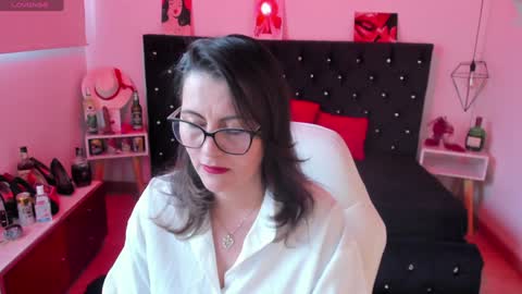 Snapshot of d_martii chatting on January 16, 12:09 pm Mia online show from January 16, 12:09 pm