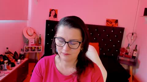 Snapshot of d_martii chatting on January 23, 11:48 am Mia online show from January 23, 11:48 am