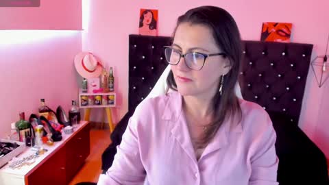 Snapshot of d_martii chatting on January 27, 5:48 pm Mia online show from January 27, 5:48 pm
