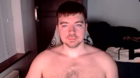 Snapshot of d_surman1994 chatting on February 17, 1:15 am d_surman1994 online show from February 17, 1:15 am