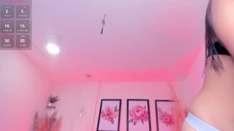 Snapshot of daaniela_moon chatting on November 5, 12:05 pm Daniela online show from November 5, 12:05 pm