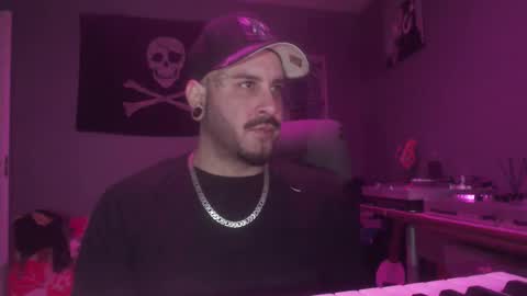 Snapshot of dabirdfree chatting on January 12, 3:34 am Destroyer online show from January 12, 3:34 am