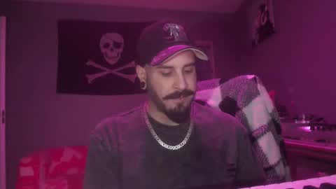 Snapshot of dabirdfree chatting on March 1, 6:32 pm Destroyer online show from March 1, 6:32 pm