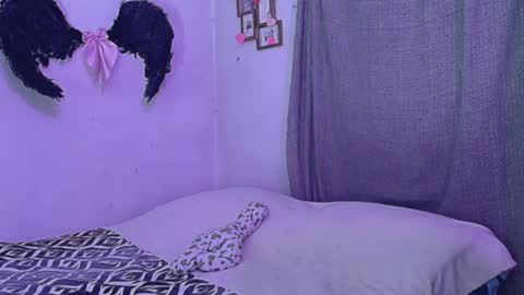Snapshot of dabria_luxe chatting on May 21, 12:39 am dabria_luxe online show from May 21, 12:39 am