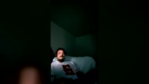 Snapshot of daddy8819a chatting on August 9, 7:24 am daddy8819a online show from August 9, 7:24 am