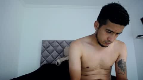 Snapshot of daddy_baby_horny chatting on February 11, 10:07 pm Antonella online show from February 11, 10:07 pm