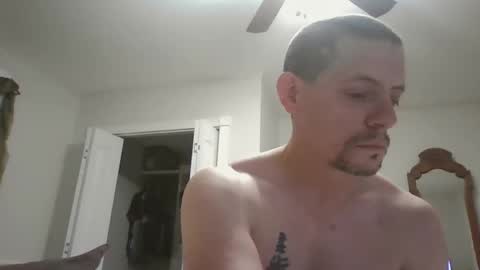 Snapshot of daddy_smallz chatting on December 18, 11:22 pm XChampX online show from December 18, 11:22 pm