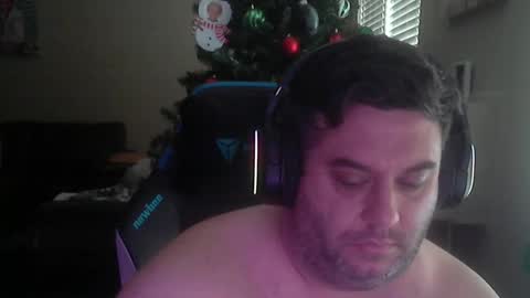 Snapshot of daddybody4u chatting on January 6, 7:50 pm daddybody4u online show from January 6, 7:50 pm