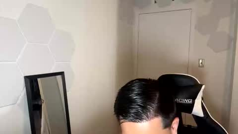 daddyfit95 online show from June 6, 4:50 am