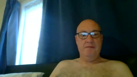 daddyhere4uall6 online show from October 17, 7:00 am