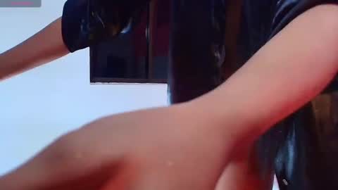 Snapshot of daddyissuesss_ chatting on February 20, 7:52 pm JAZMIN online show from February 20, 7:52 pm