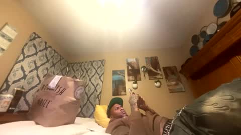 sexy tatted king bbc online show from October 6, 10:51 pm