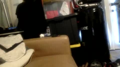 Snapshot of daddyjerksit chatting on April 24, 6:32 pm JOI use emoji thumbs up Faster Thumbs down Slower Hi Hand Stop Fist Start.Stop online show from April 24, 6:32 pm