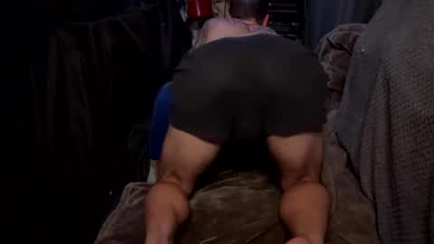 Snapshot of daddyontherd chatting on November 12, 7:57 pm EOnTheRd online show from November 12, 7:57 pm