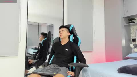 Snapshot of daddyrich4u chatting on September 10, 11:49 pm daddyrich4u online show from September 10, 11:49 pm