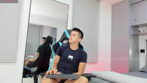 Snapshot of daddyrich4u chatting on November 21, 1:37 am daddyrich4u online show from November 21, 1:37 am