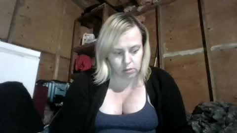 daddysg1rl123 online show from July 8, 12:53 pm