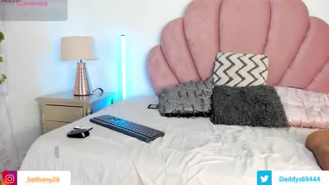 Snapshot of daddysgirrl1_ chatting on November 27, 11:07 pm Bethany online show from November 27, 11:07 pm