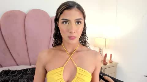 Snapshot of daddysgirrl1_ chatting on December 1, 11:32 pm Bethany online show from December 1, 11:32 pm