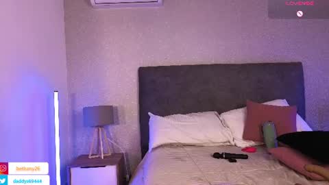 Snapshot of daddysgirrl1_ chatting on June 25, 5:12 am Bethany online show from June 25, 5:12 am