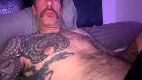 Snapshot of daddyshornyy chatting on November 23, 1:44 pm daddyshornyy online show from November 23, 1:44 pm