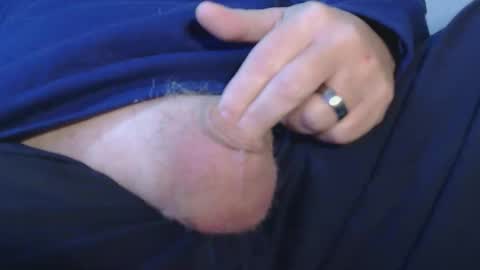 Snapshot of daddysmalls_55 chatting on December 16, 4:23 pm daddysmalls online show from December 16, 4:23 pm