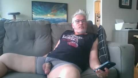 Snapshot of daddythierry chatting on March 26, 7:52 pm daddythierry online show from March 26, 7:52 pm