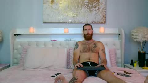 Snapshot of daddyunlocked chatting on October 2, 3:30 pm daddyunlocked online show from October 2, 3:30 pm