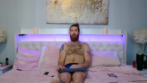 Snapshot of daddyunlocked chatting on October 8, 1:53 pm daddyunlocked online show from October 8, 1:53 pm