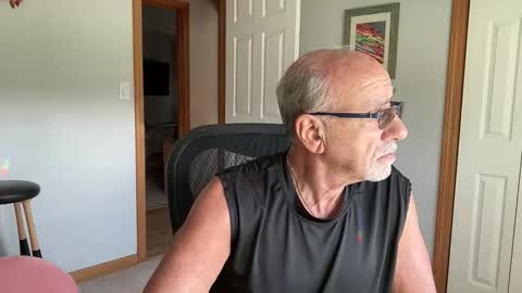 Snapshot of daddyweis chatting on September 12, 3:34 pm daddyweis online show from September 12, 3:34 pm