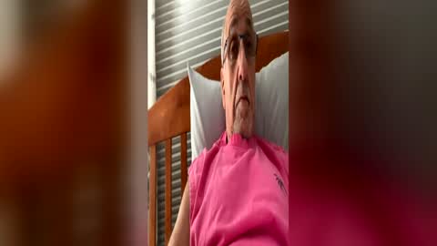 Snapshot of daddyweis chatting on June 27, 3:33 am daddyweis online show from June 27, 3:33 am