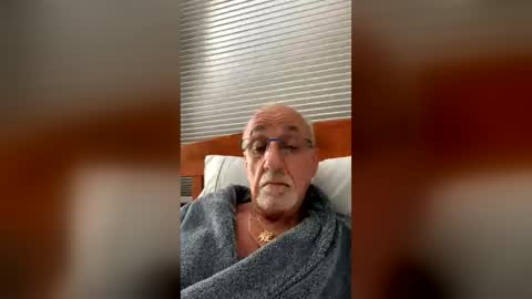 Snapshot of daddyweis chatting on July 3, 3:24 am daddyweis online show from July 3, 3:24 am