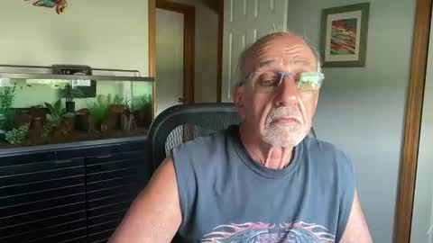 Snapshot of daddyweis chatting on July 23, 9:57 pm daddyweis online show from July 23, 9:57 pm