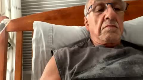 Snapshot of daddyweis chatting on July 28, 2:18 am daddyweis online show from July 28, 2:18 am