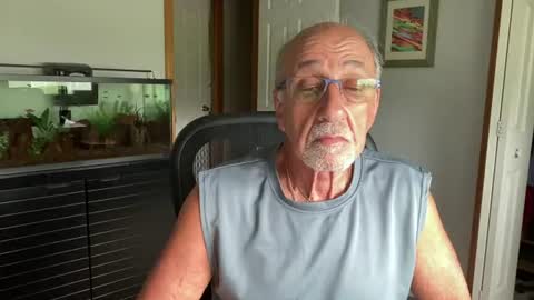 Snapshot of daddyweis chatting on August 3, 2:00 pm daddyweis online show from August 3, 2:00 pm