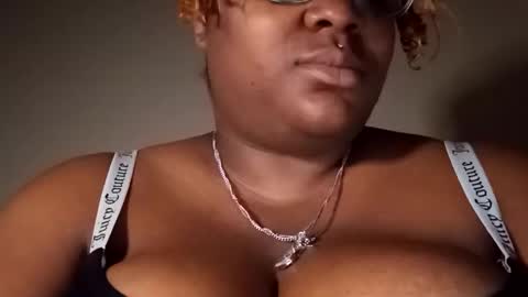 Snapshot of dadeesqtpieluvsu chatting on January 16, 9:02 am DadeesQTPie online show from January 16, 9:02 am