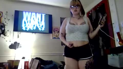 dadsdoll2 online show from March 26, 1:01 am