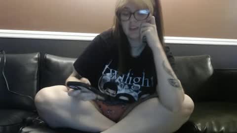 dadsdoll2 online show from March 30, 2:01 am