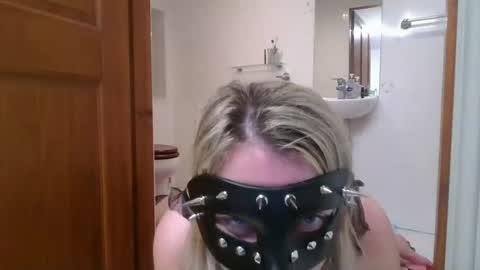 Snapshot of dadys_cum_nurse chatting on July 31, 10:53 pm Dadys and his Cum Nurse online show from July 31, 10:53 pm