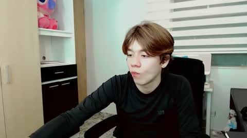 dae_lune online show from February 10, 6:17 am