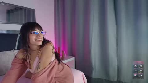 Snapshot of daenerys_cat chatting on October 14, 1:12 pm daenerys_cat online show from October 14, 1:12 pm