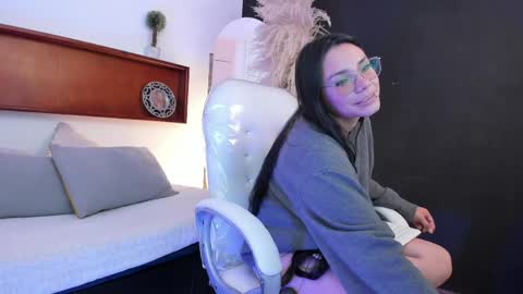 Naomy online show from March 10, 9:09 pm