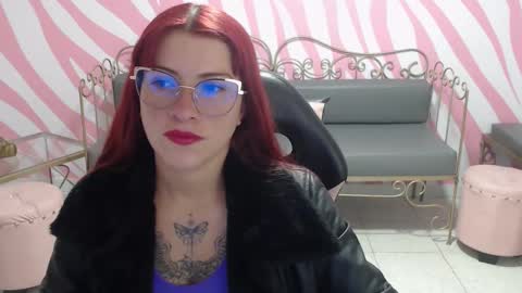 daffne evans online show from November 13, 8:08 pm