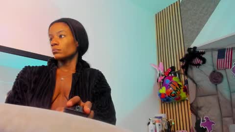 daffnelewis online show from October 20, 11:21 am