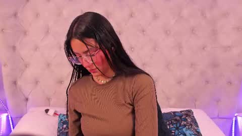Snapshot of dafne_bss chatting on August 4, 5:10 am dafne_bss online show from August 4, 5:10 am